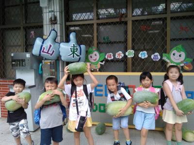 東山校園農場生態大閱兵-大冬瓜讓你抱回家