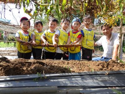 雙溪附幼+幼兒採收在地山藥(毛蟹班挖山藥)2